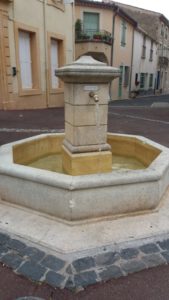 Lire la suite à propos de l’article La fontaine place de l’ancienne Mairie remise en fonction